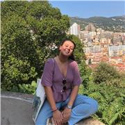 Graduada en traducción e interpretación, he trabajado muchos años enseñando idiomas a niños y adultos